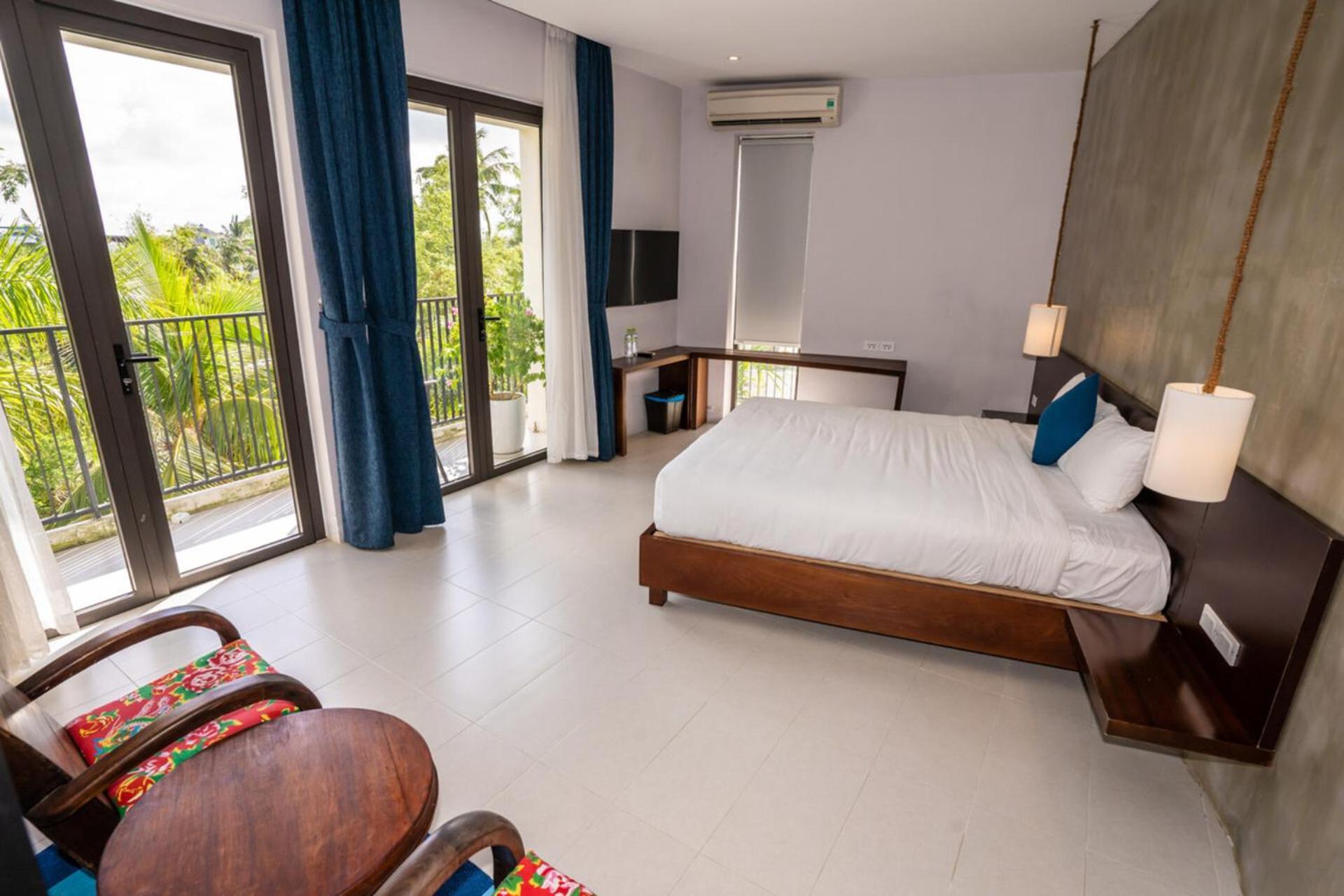 Mad Monkey Hoi An Hostel Exterior photo