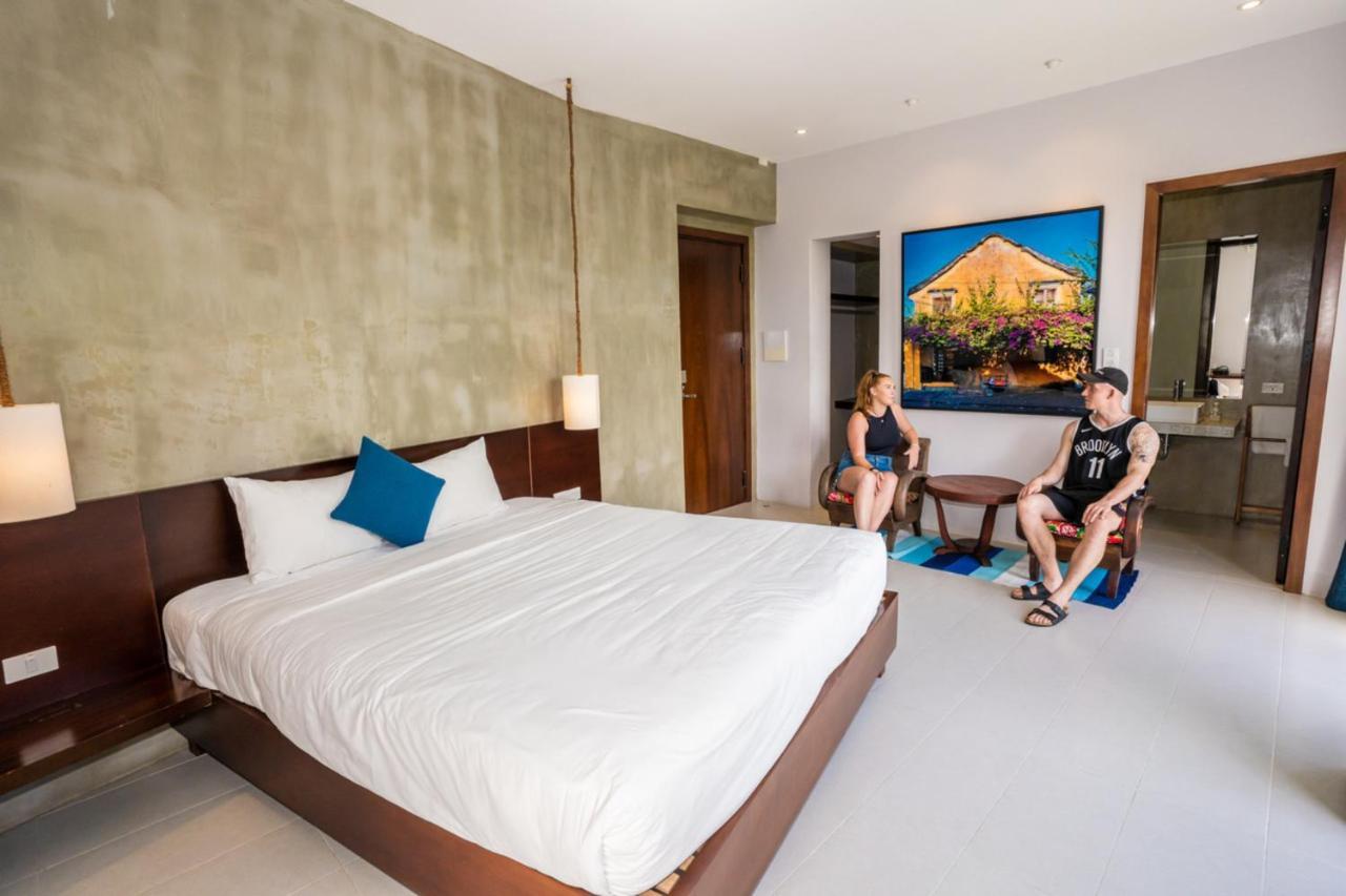 Mad Monkey Hoi An Hostel Exterior photo
