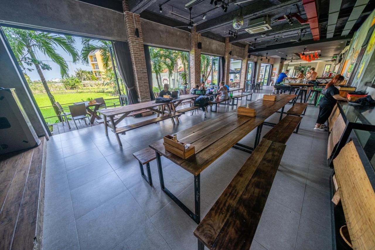 Mad Monkey Hoi An Hostel Exterior photo