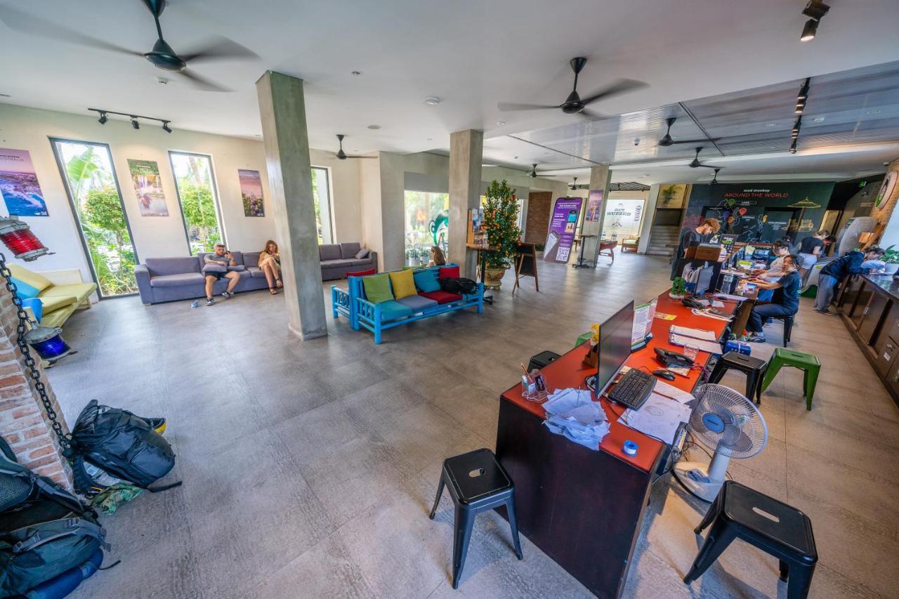 Mad Monkey Hoi An Hostel Exterior photo