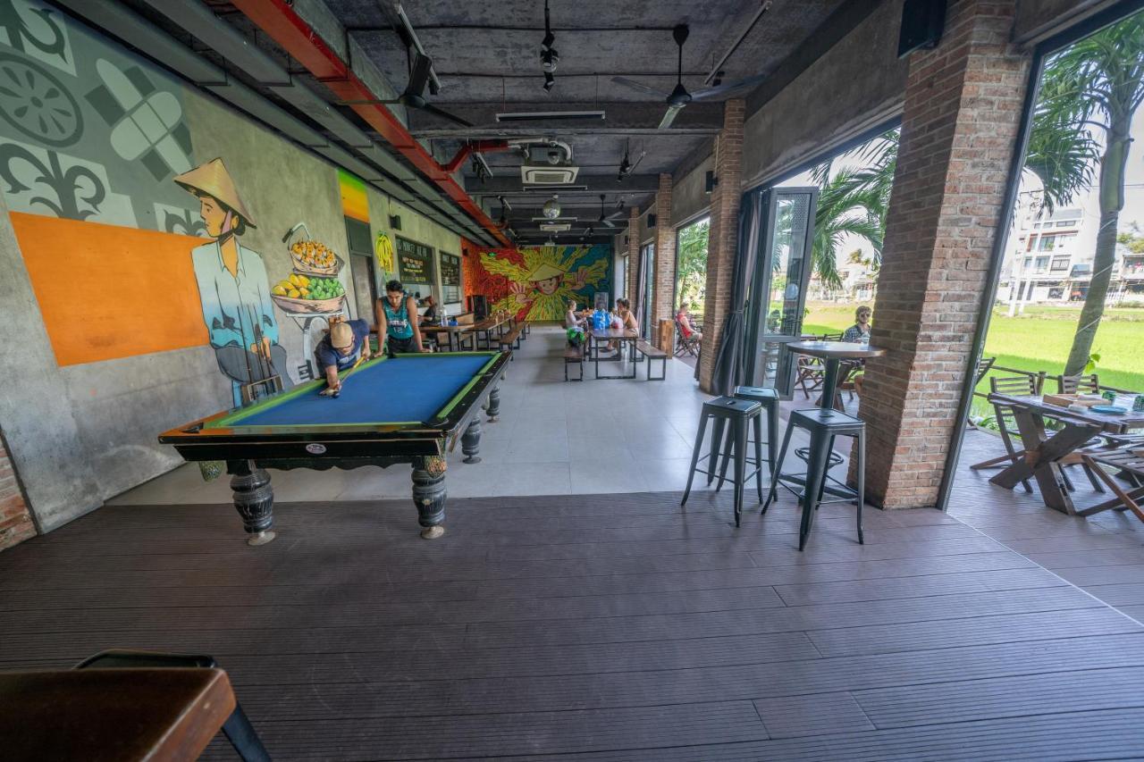 Mad Monkey Hoi An Hostel Exterior photo